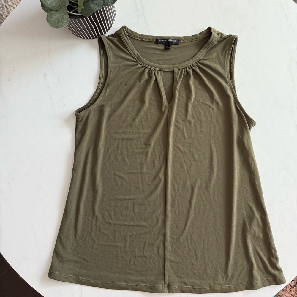 Banana Republic Keyhole Tank